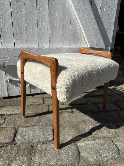 Bennets redesign pall 60-tal fårskinn
