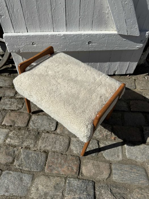 Bennets redesign pall 60-tal fårskinn - Bild 2