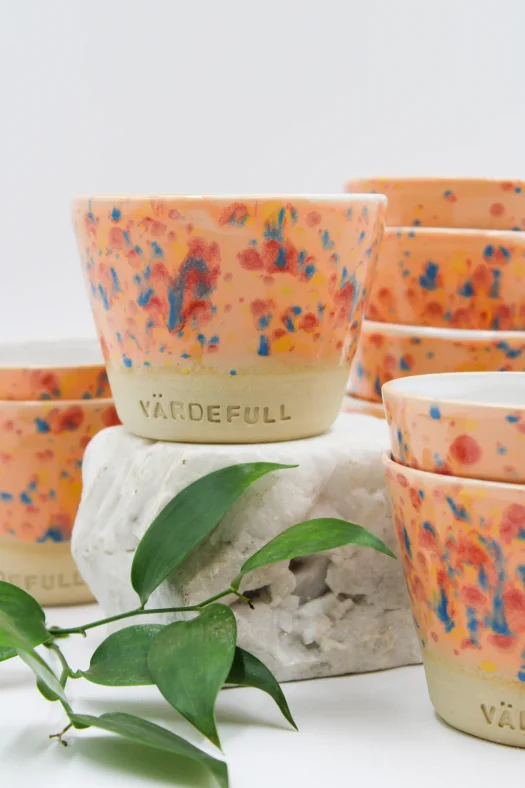Keramik konfetti mugg rosa VÄRDEFULL